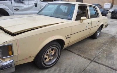 OLDSMOBILE CUTLASS 1978-1987 LEFT FRONT WINDOW REGULATOR MANUAL 4 DOOR 1685847 - Image 1 of 4