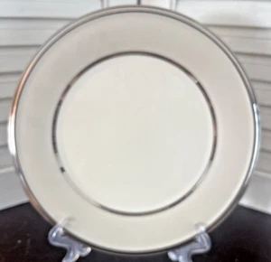 Lenox ELFENBEINFROST mit Platinsilber Salatteller 8 1/4 Zoll NEU Made in USA - Bild 1 von 3