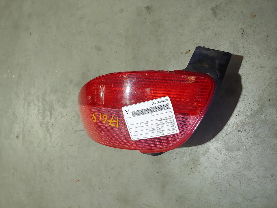 PEUGEOT 206 RIGHT TAILLIGHT CABRIOLET 10/99-05/03 99 00 01 02 03 - image 1 of 1