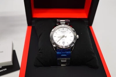 Женские наручные часы Tissot PR100 с серебристым циферблатом и нержавеющим ремешком 36 мм T1019101103100 - Изображение 1 из 4