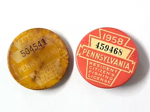 Vintage 1956 & 1958 PA Pennsylvania State Einwohner Angeln Fisch Lizenz Pins - Bild 1 von 4