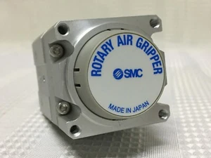 New! SMC MRHQ10D-180S-N Rotary Gripper (#40092) - Picture 1 of 7