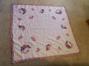 Schöne Vintage quadratische bestickte Nadelspitze Blumen Tischdecke - 47" x 49" - Bild 1 von 9