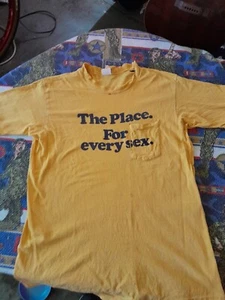 CAMISETA PROMOCIONAL JEANS VINTAGE AÑOS 70 THE PLACE FOR EVERY SEX GRANDE HIPPY HIPSTER - Imagen 1 de 11