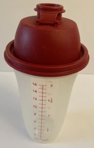 TUPPERWARE Classic RED Quick Shake Vtg GRAVY SHAKER Dressing, Mixer measure pour - Picture 1 of 4