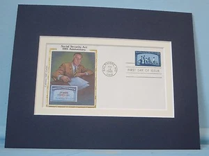 Franklin D. Roosevelt presenta el Seguro Social y su cubierta del primer día   - Imagen 1 de 1