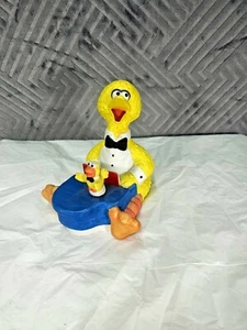 Estatuilla musical vintage 1993 de Enesco Sesame Street Big Bird con piano de acción - Imagen 1 de 7