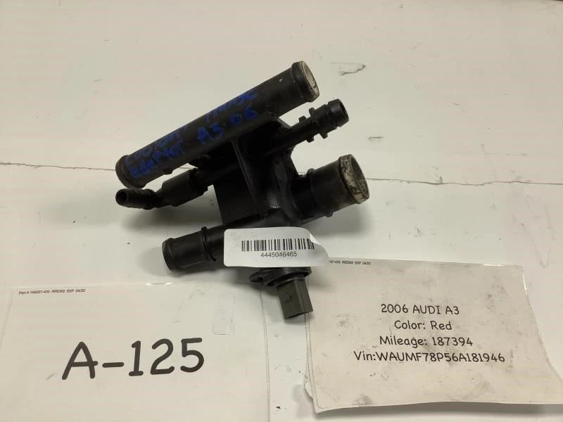 AUDI A3 2006 motor refrigerante brida adaptador conexión tubo manguera OEM+ Foto 1 de 4