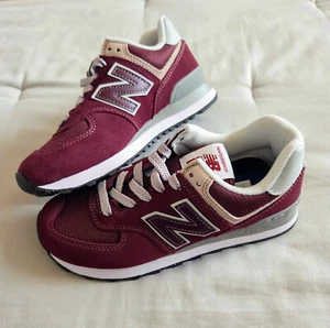 New Balance Women's 574 Core Classic Shoes Sneakers WL574EVM Size 7 - Burgundy - Picture 1 of 9