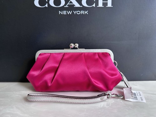 BRACCIALE FRIZIONE KISSLOCK TELAIO ARGENTO METALLIZZATO SATINATO COACH MAGENTA NUOVO CON ETICHETTE 42799