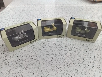 LOT of 3 New Vespa 125 1960 & 1948 Scooter 1948 Metal Model Die Cast New Ray - Image 1 of 4