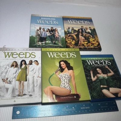 Weeds DVD collection (Seasons 1-5). Showtime Complete Good Condition! - Image 1 of 4