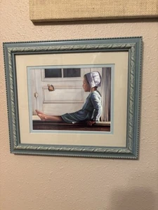 Nancy Noel Kunstdruck Amish Girl mit Schmetterling Holz gerahmt mattiert - Bild 1 von 3