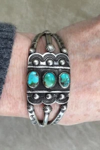 ANTIQUE NAVAJO TURQUOISE STAMPED CUFF BRACELET ATTRIB TO FRED PESHLAKAI - Picture 1 of 12