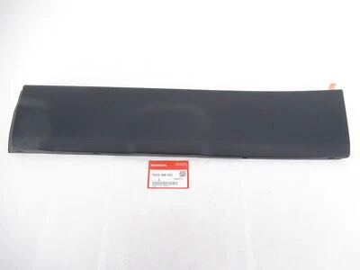 Conjunto de adorno de moldura lateral inferior trasera del conductor genuino OEM Honda 75333-SWA-003 Foto 1 de 4