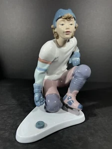 Vintage Retired Lladro #6108 "Hockey Player"  Missing Hockey Stick - Picture 1 of 5