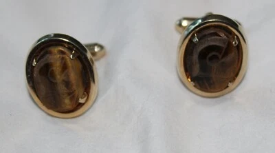 Gemelos vintage Estate Anson ojo de tigre intaglio soldado Foto 1 de 3