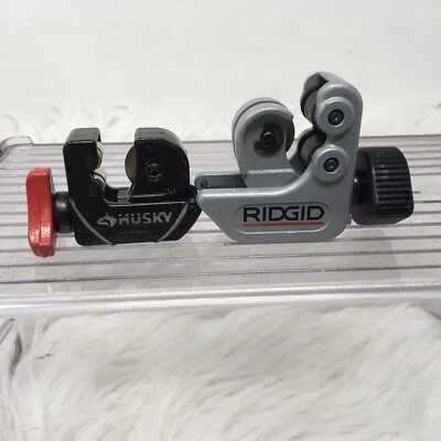 Rigid 101 - Tubing Cutter 1/4" to 1 1/8" 6-28mm & Husky Junior  1/8”-5/8” Lot 2 - Image 1 of 4