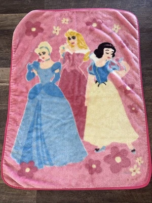 Manta de peluche Disney princesa bebé niño blanco como la nieve Cenicienta Aurora** Foto 1 de 2