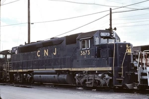 Central Railroad Of New Jersey (CNJ) - GP40p - #3673 - Original 35mm Slide - Picture 1 of 1