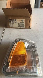 1993-99 Toyota T100 LH Corner Lamp Assembly, TO2520140, OER - Picture 1 of 4