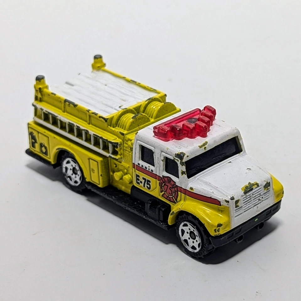 1998 Matchbox Mattel International Pumper - Image 1 of 4