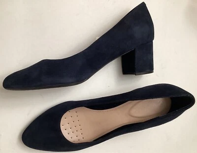 *Evolve Easy Spirit 女式 9.5 M 罗宾粗跟一脚蹬麂皮绒高跟鞋海军蓝 — 第 1/4 张图片