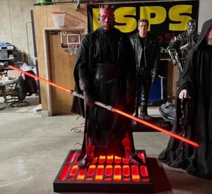 Lebensgroße Star Wars The Phantom Menace Darth Maul mit Lichtschwert 1:1 Statue - Bild 1 von 14