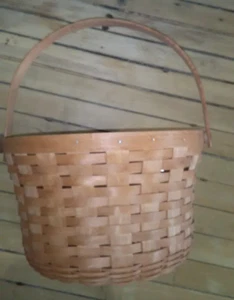Longaberger Apple  Basket L 12"  Diameter 8.5 "Tall 1999 with  liner - Picture 1 of 5