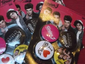 Union J: 5 X Pack of 4 Official badges/buttons NEW (set 2) - Imagen 1 de 3