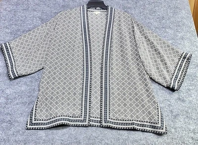 Top Kimono Max Studio Frente Abierto Geométrico Blanco y Negro con Abertura Lateral Boho Grande Foto 1 de 4