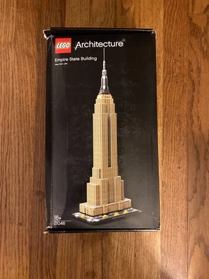 Lego Architecture 21046 Empire State Building New But Damaged Box - Image 1 of 3