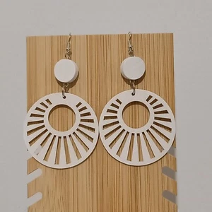 Trendy White Flat Round Dangle Earrings Hooks Lightweight Wood Defect AUS B - Picture 1 of 3