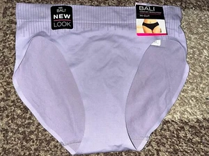 NWT Bali Comfort Revolution Modern Seamless Hi-Cut Panty Medium 6 DFMSHC - Picture 1 of 2