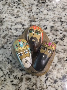 Hand Painted Art Rock Religious Three Wise Men MAGI Nativity Paperweight SIGNED - Picture 1 of 11