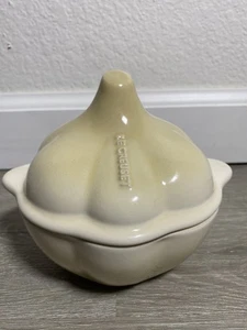 Le Creuset Vegetable Series Garlic Mini Cocotte 10 oz 0.3L Stoneware DUNE Ombré - Picture 1 of 8