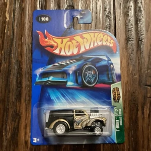 2004 Hot Wheels Treasure Hunt Morris Wagon Chrome Wheels 8/12 Ships In Protector - Picture 1 of 3