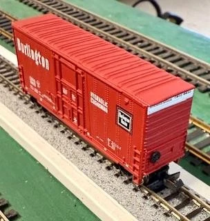 N Scale Bachmann Burlington 40’ hi-cubed boxcar with Rapido couplers - Image 1 of 1