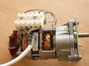 Brennermotor Hauptmotor Getriebemotor Pelletkessel Ökofen Pellematic ebm Papst - Bild 1 von 3