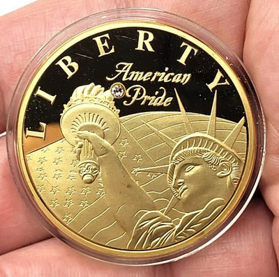 自由女神像美国骄傲纪念币带施华洛世奇水晶 — 第 1/4 张图片