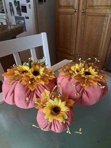 3er Set Stoffkürbisse mit Sonnenblumenakzenten X Large 25" um - Bild 1 von 4