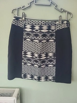 Black And White Pattern Panel Front Lined, Back zip, 77 % Cotton - Image 1 of 4