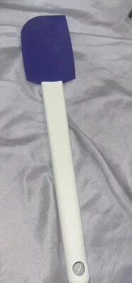 Tupperware Saucy Silicone Scraper Spatula Purple White Plastic Handle - Image 1 of 2