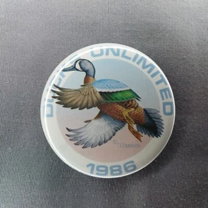 1986 Pearson DU Ducks Unlimited Conservation Hat Backpack Pin Button - Picture 1 of 2