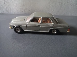 Corgi Mercedes Benz 240D - Foto 1 di 3