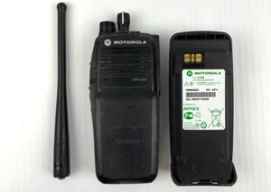Motorola MOTOTRBO XPR6350 UHF Digital Two Way Radio AAH55TDC9LA1AN With Battery - Zdjęcie 1 z 9