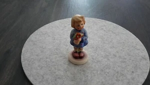 Hummelfigur 239/A alte Figur Mädchen mit Blumenstrauß Goebel 1967 - Bild 1 von 2