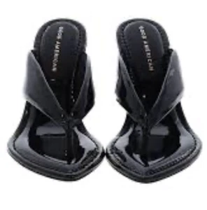 Good American Women’s Black Patent Leather Thong Sandals Clear Wedge Heel Size 9 - Picture 1 of 8
