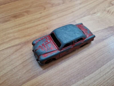 Vintage 1950'S Dinky Giocattoli 139A Ford Sedan Rosso Auto - Immagine 1 di 3
