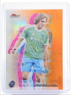 PEDRO DE LA VEGA 2024 TOPPS FINEST ROOKIE HOLOGLOW ORANGE RC /25 Q0902 - Image 1 of 2